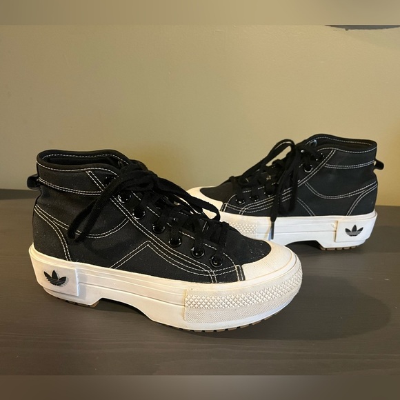 Adidas Women’s Nice Trek Trainer Sneakers main image 5